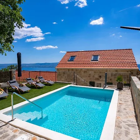 Malena: A Charming Stone House With Sea Views Willa